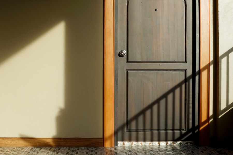 Comment ouvrir une porte bloquée sans clé ? Comment ouvrir une porte bloquée sans clé ?