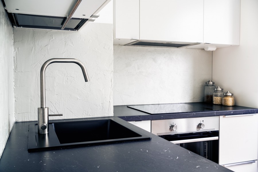 Quels sont les meilleurs matériaux pour recouvrir un carrelage de plan de travail de cuisine extérieure ? Quels sont les meilleurs matériaux pour recouvrir un carrelage de plan de travail de cuisine extérieure ?