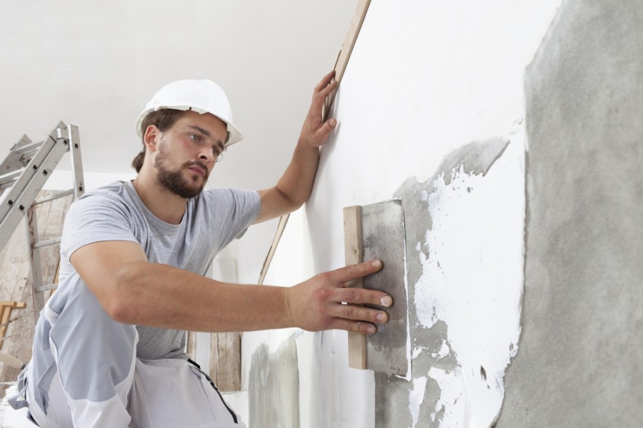 Quels sont les outils nécessaires pour lisser un mur ?